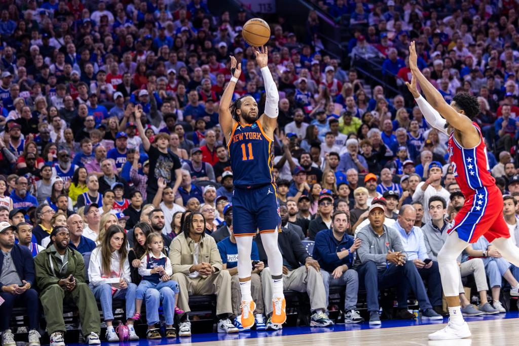 Jalen Brunson shoots during the Knicks' Game 4 win over the 76ers on Sunday.