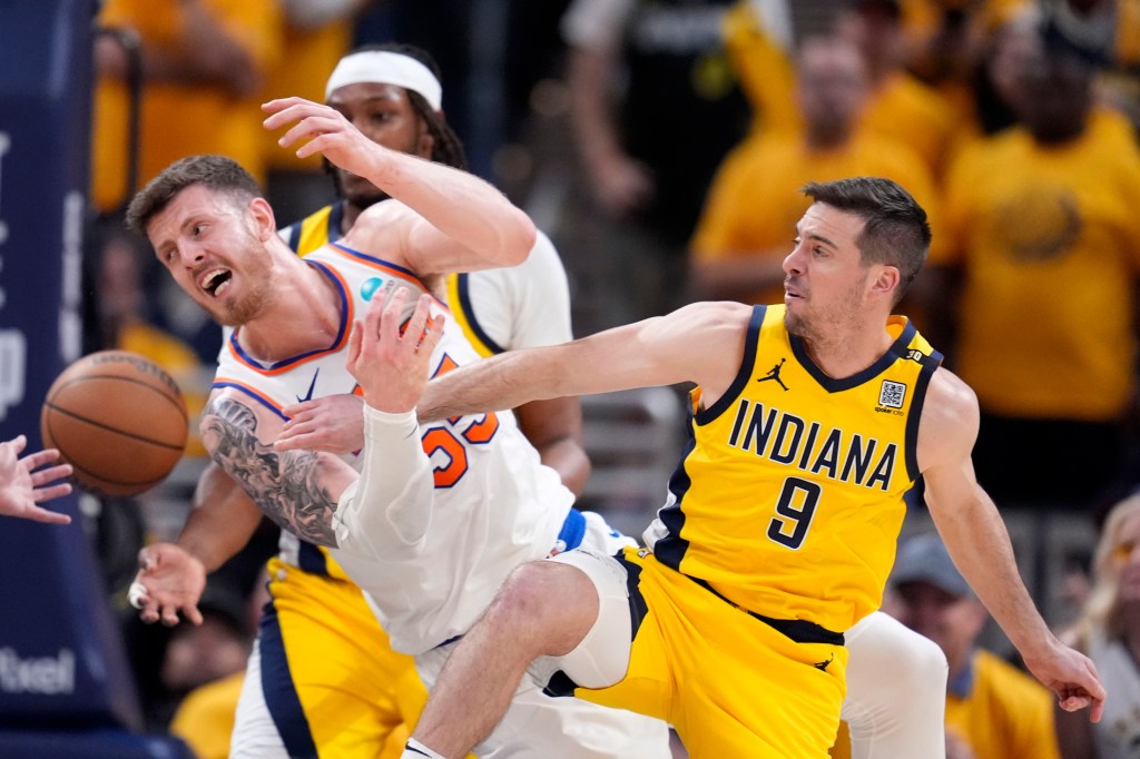 Isaiah Hartenstein, battling T.J. McConnell for a loose ball during the Knicks' Game 6 loss, and his teammates will have to win the rebounding battle in Game 7.