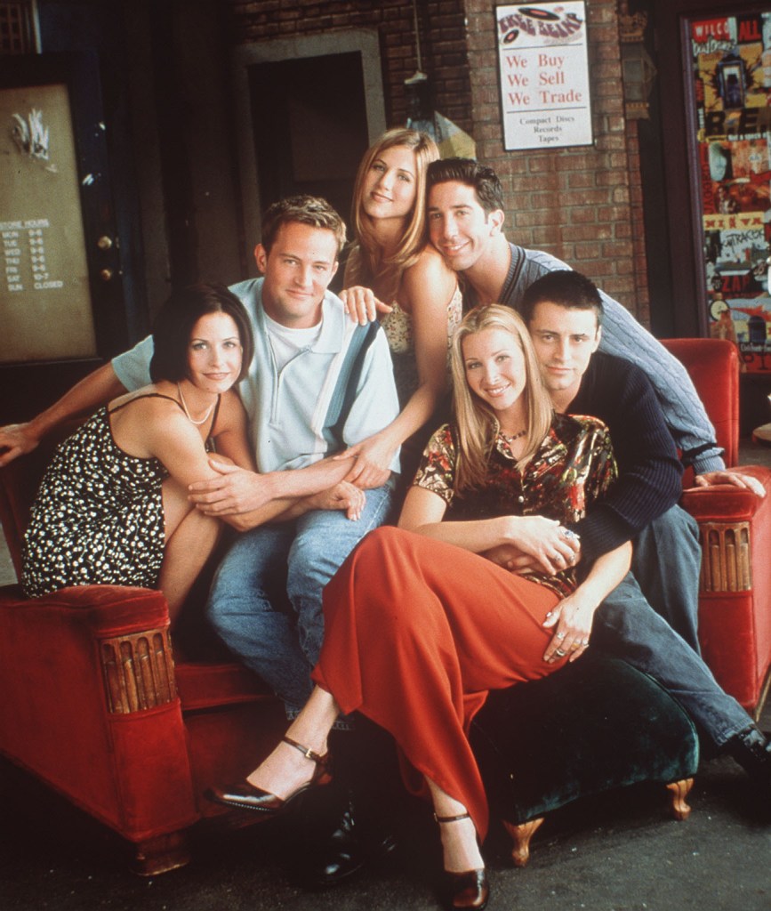 Cast of 'Friends' including Courteney Cox, Matthew Perry, Jennifer Aniston, David Schwimmer, Lisa Kudrow and Matt LeBlanc sitting on a couch