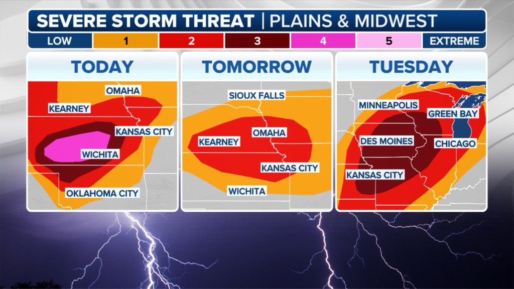 This graphic shows the severe weather threat in the central U.S. and Midwest