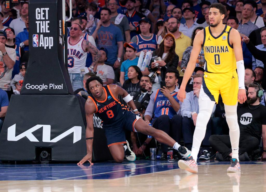 OG Anunoby injured his hamstring during the Knicks' Game 2 win over the Pacers on May 8, 2024. 
