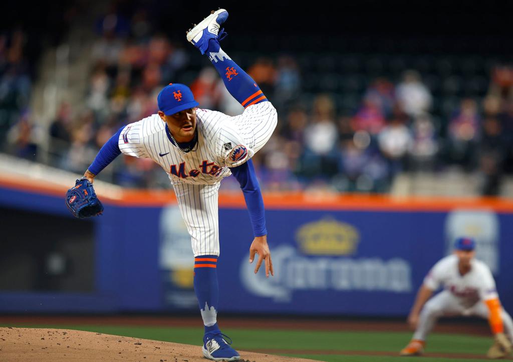 New York Mets starting pitcher Sean Manaea (59) follows through on a pitch against the Detroit Tigers during the first inning of baseball at Citi Field.