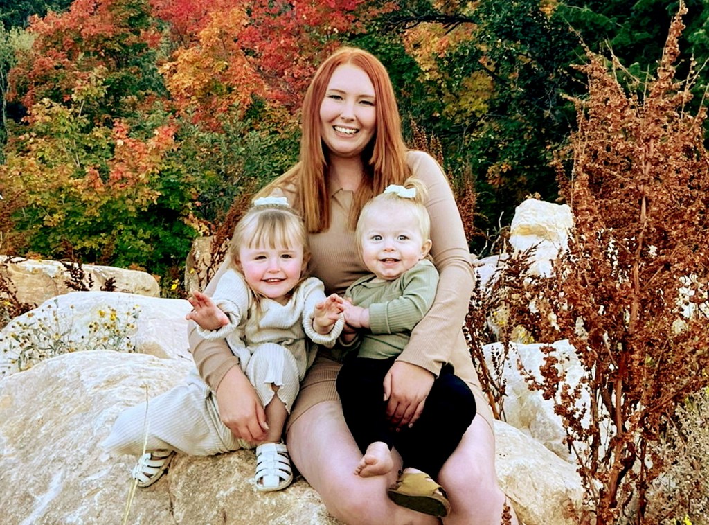 Utah mom Shaycie Jane, 21, with her children Amber and Felicity.