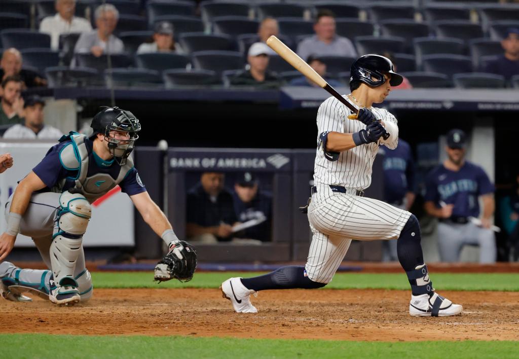 Oswaldo Cabrera had a pair of singles in Thursday’s 5-0 win over Seattle. 