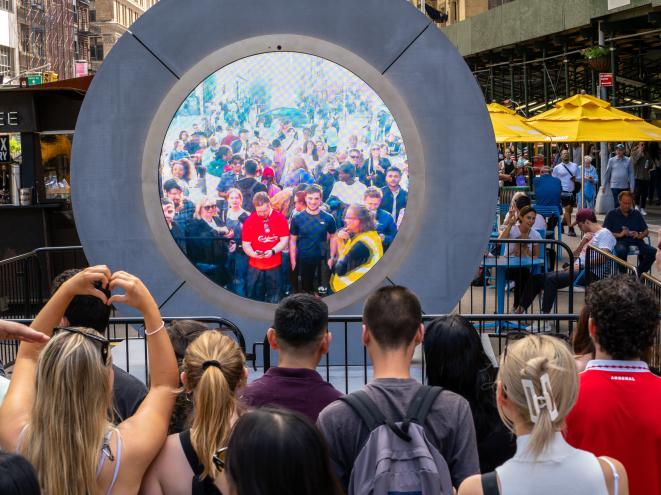 The portal that connects New York and Dublin in Ireland reopened on Sunday.