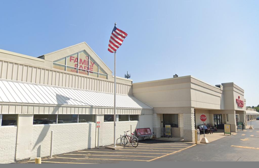 A woman nicknamed the "Rooftop Ninja" was found living in the sign of a Family Fare supermarket in Midland, Michigan last month.