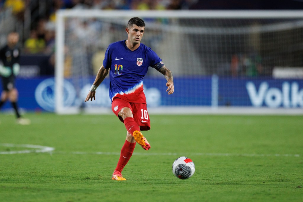 United States midfielder Christian Pulisic (10) controls the ball against Brazil in the second half during the Continental Clasico at Camping World Stadium. 