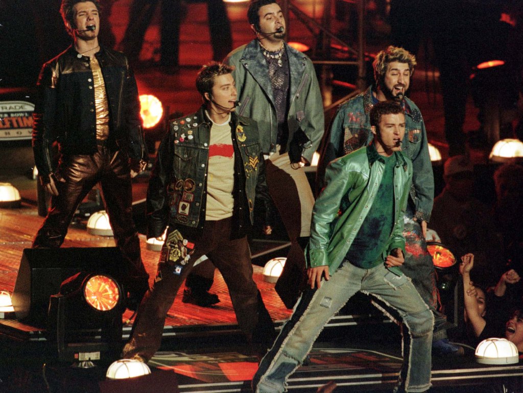 *NSYNC performs at the 2001 Super Bowl