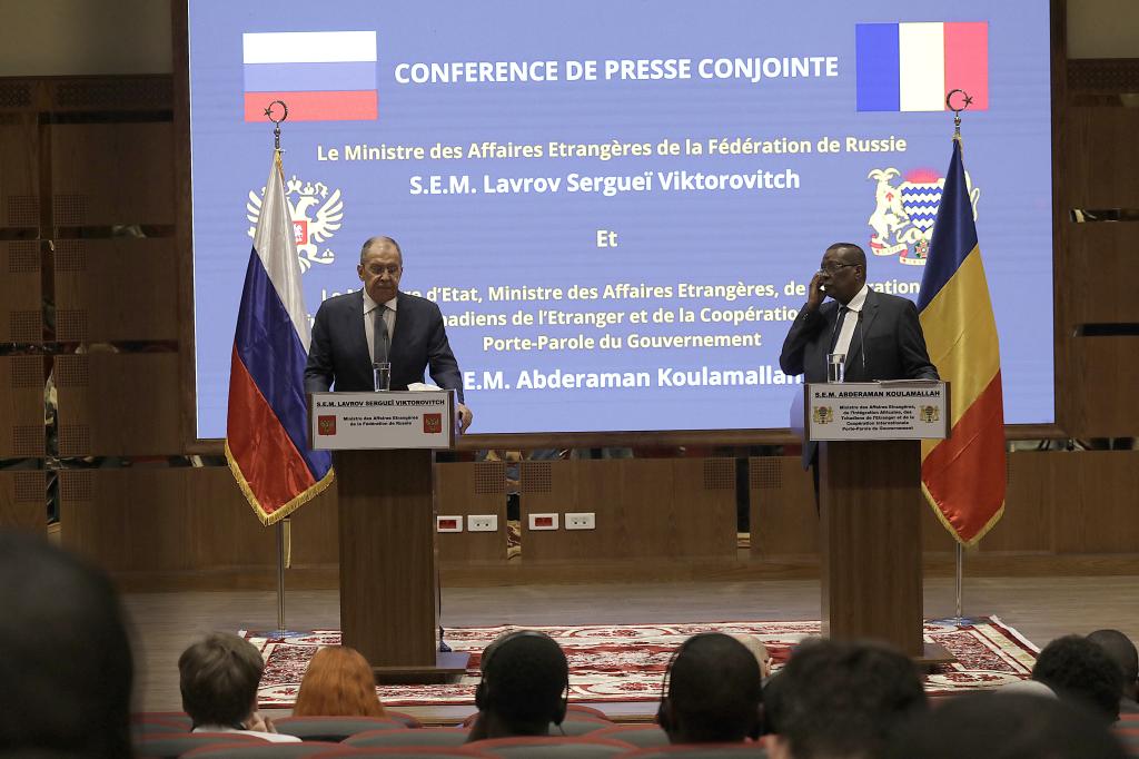 Russian Foreign Minister Sergey Lavrov with Chadian Minister of Foreign Affairs Abderaman Koulamallah