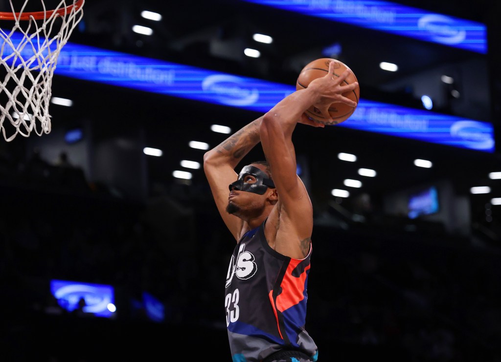 Brooklyn Nets center Nic Claxton (33) dunks during the first half when the Brooklyn Nets played the Indiana Pacers  Wednesday, April 3, 2024 at Barclays Center