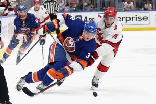 The Islanders re-signed Kyle MacLean to a three-year contract.