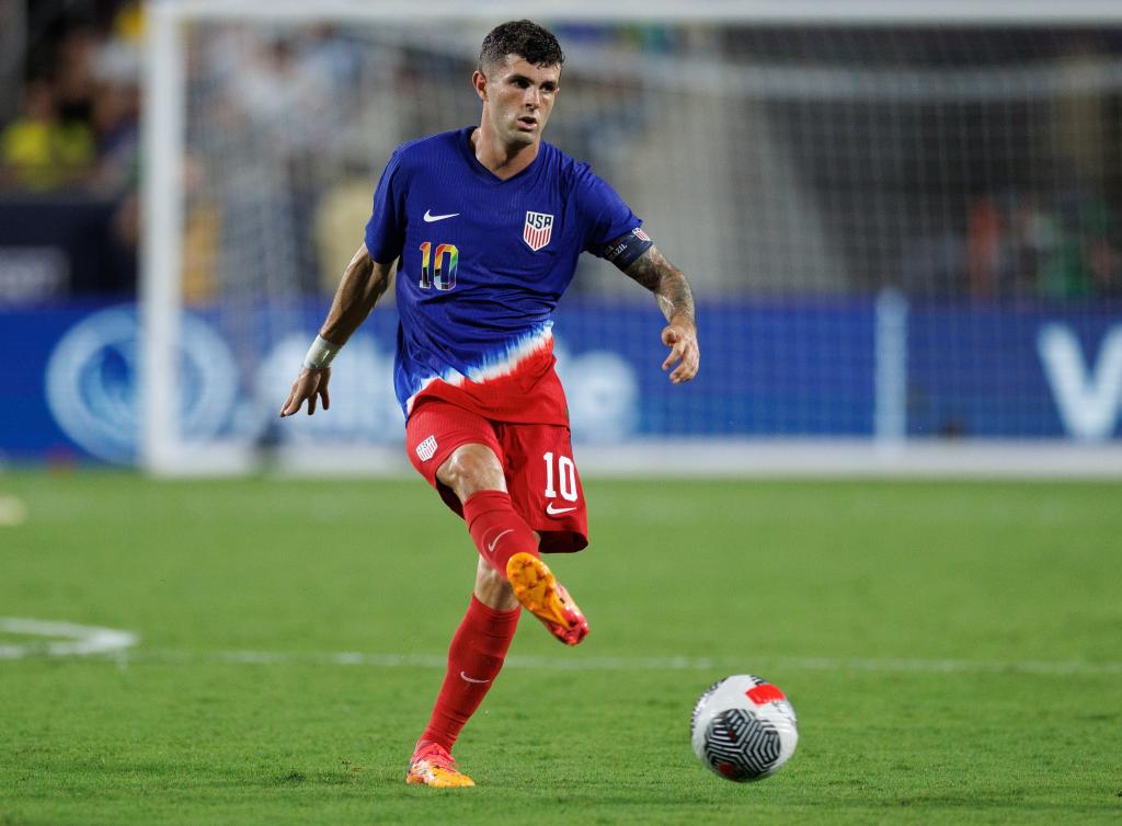 Christian Pulisic controls the ball during the United States' 1-1 draw against Brazil in the Continental Clasico at Camping World Stadium.