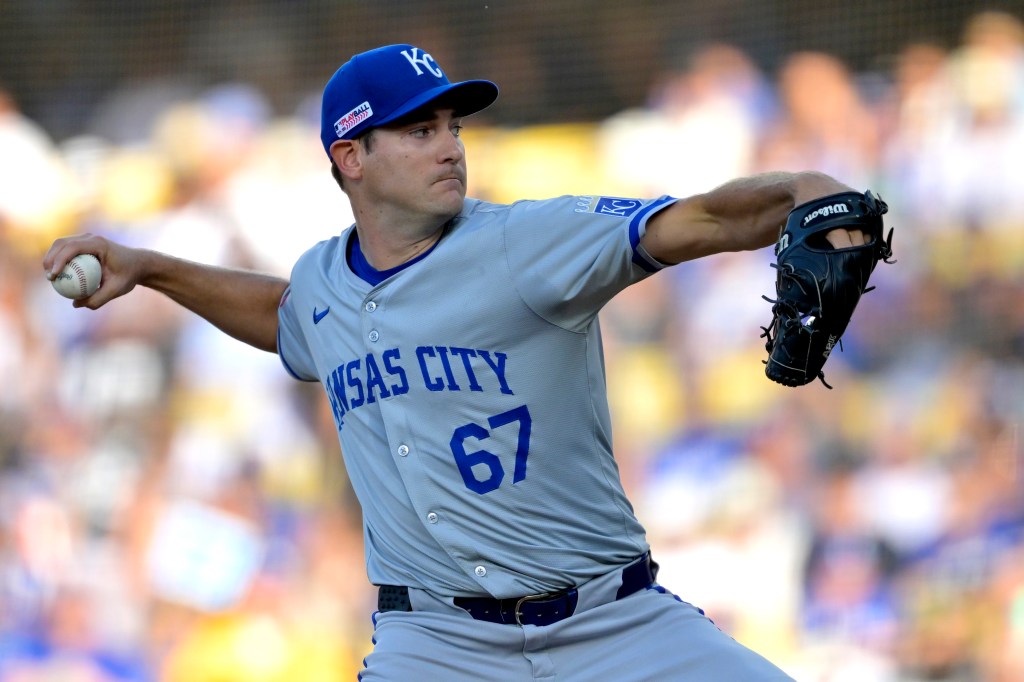Seth Lugo picked up his AL-leading 10th win in the Royals' 7-2 win over the Dodgers.