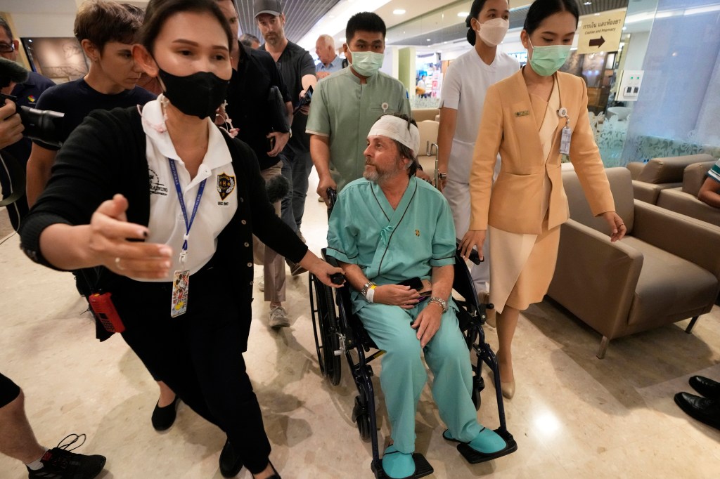 Singapore Airlines is offering up compensation to passengers who were injured after their flight-from-hell struck severe turbulence last month. 