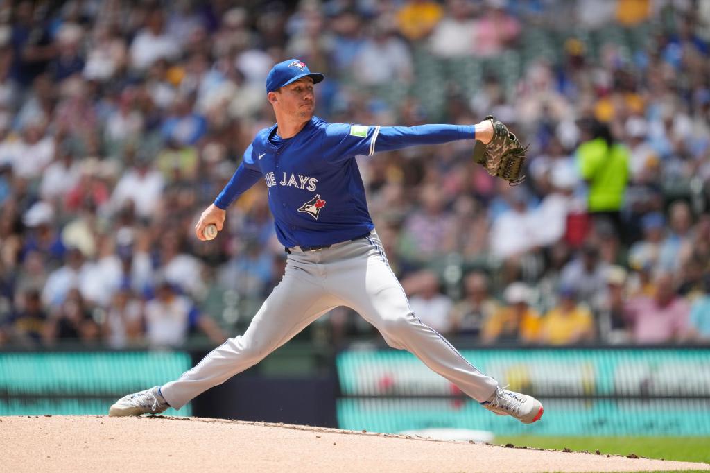 Chris Bassitt #40 of the Toronto Blue Jays pitches in the first inning against the Milwaukee Brewers at American Family Field on June 12, 2024 in Milwaukee, Wisconsin.
