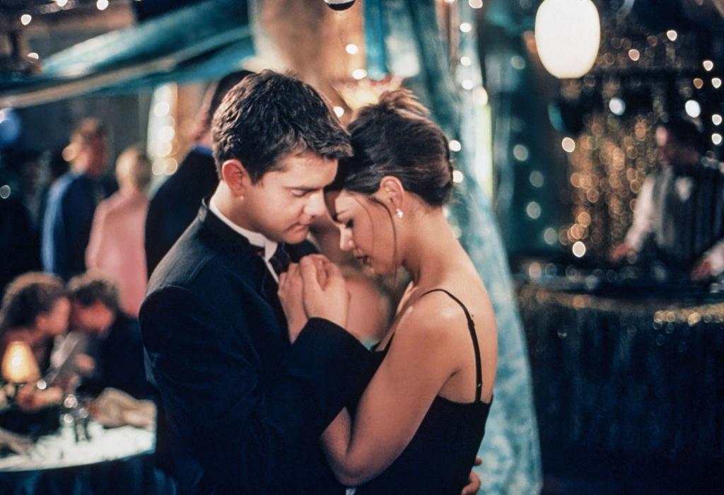 Joshua Jackson and Katie Holmes in "Dawson's Creek"