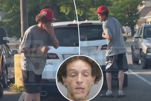 Delonte West has resurfaced following his most recent arrest ... appearing completely strung out while walking through a parking lot in Virginia -- and the video is heartbreaking.