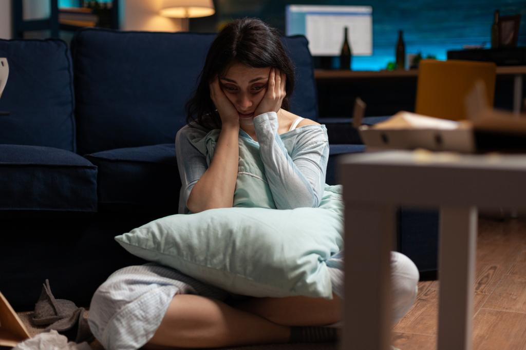 Going to bed by 1 a.m. can lower your risk of developing mental and behavioral conditions such as depression and anxiety, according to a study published last month in the journal Psychiatry Research.