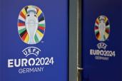 Blue sign with a picture of a vase and text, related to Euro 2024