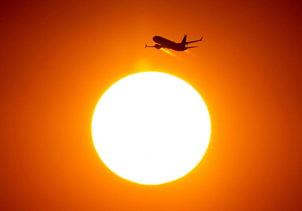 Heat can cause flight delays for several reasons.