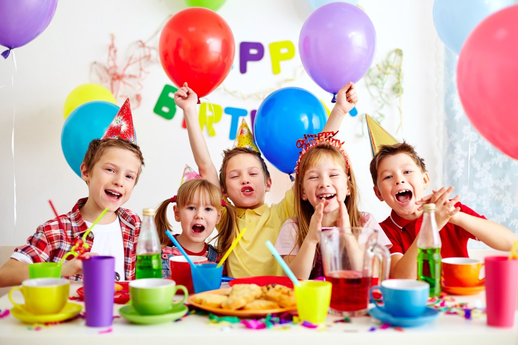 A mom is frustrated that her husband refuses to take their daughter to birthday parties. 