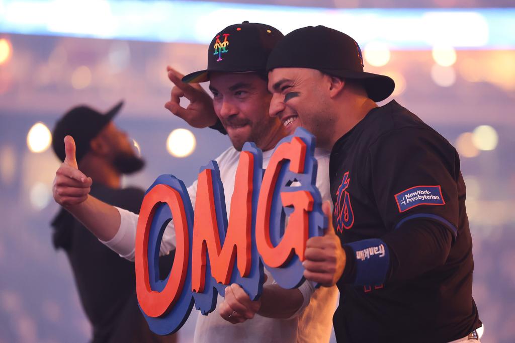 Jose Iglesias poses with an "OMG" sign after the Mets' win and his performance Friday.