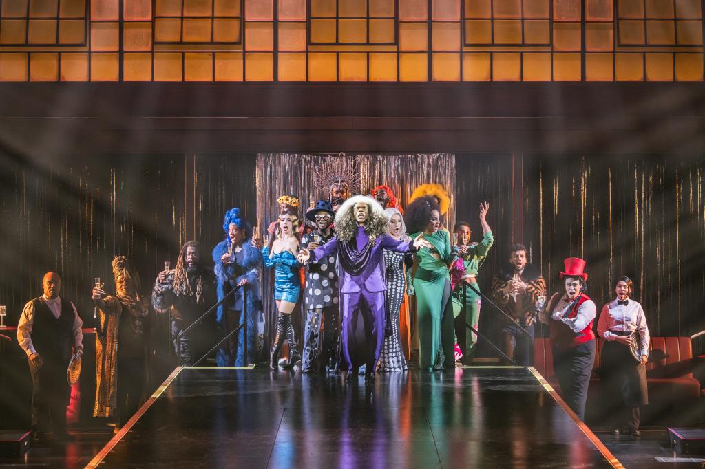 Andre de Shields and the cast of Cats