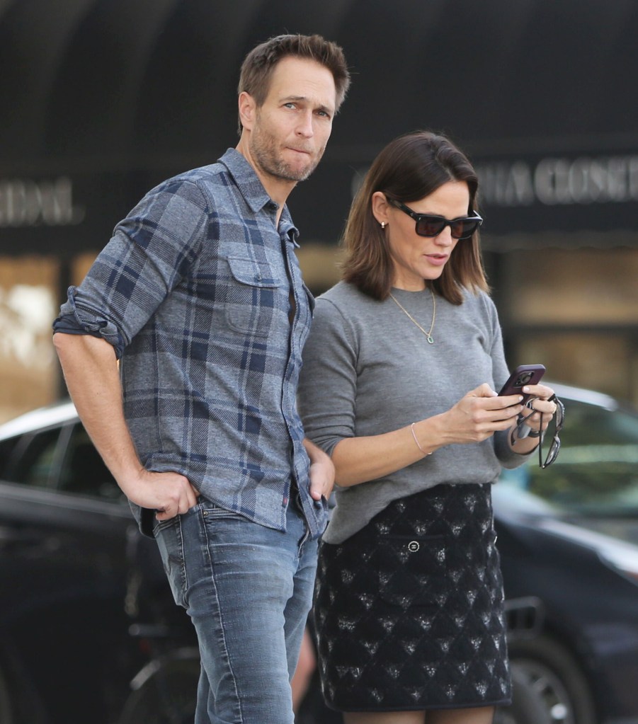 Jennifer Garner wtih her boyfriend John Miller.