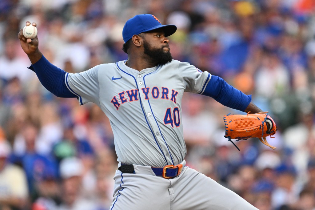 Luis Severino of the New York Mets pitching in the first inning against the Chicago Cubs at Wrigley Field on June 23, 2024