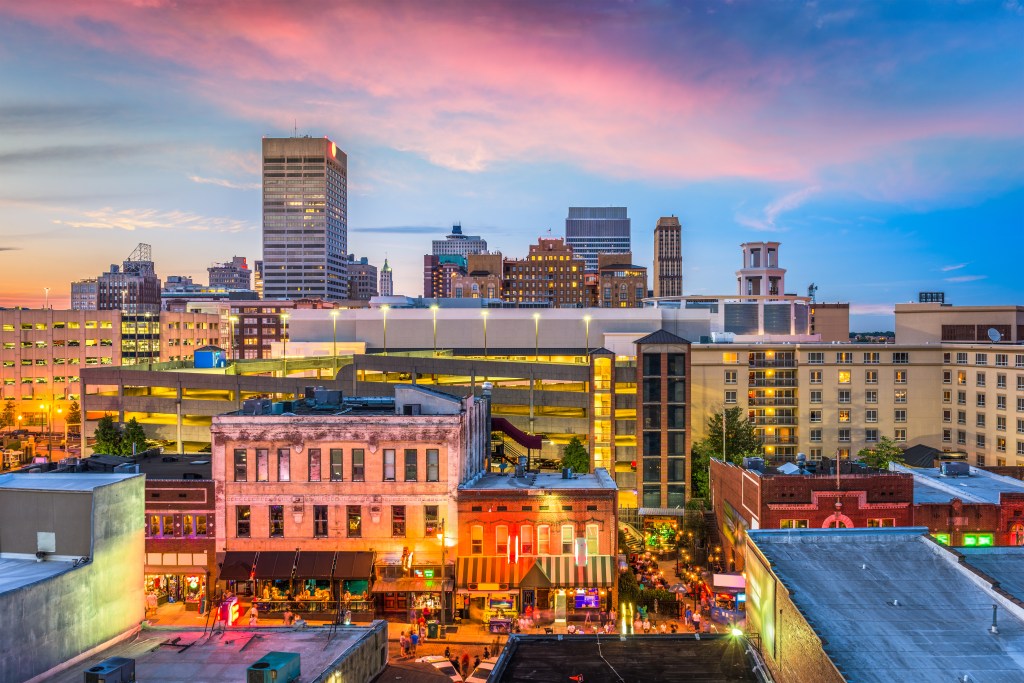 Downtown skyline of Memphis, Tennessee, USA under a pink sky