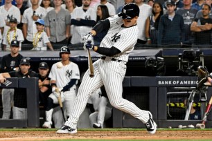 Anthony Rizzo pops up for the final out in the Yankees' 2-1 loss to the Dodgers on Friday night.