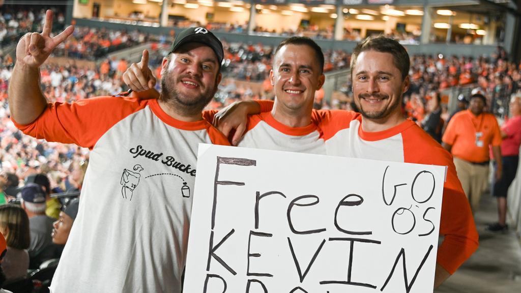 Kevin Brown became a fan favorite after Orioles ownership pulled him off air. 