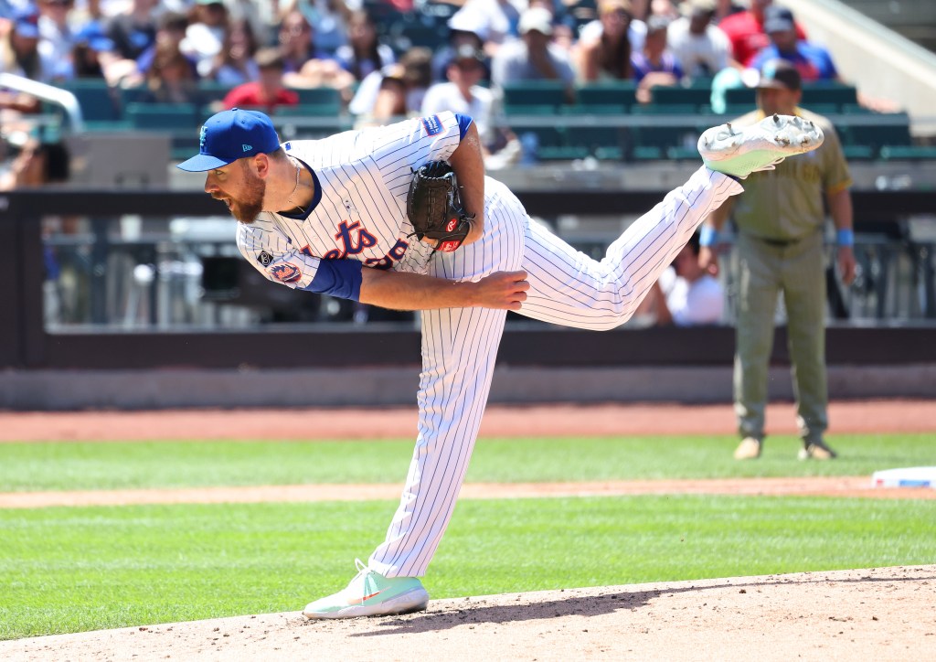 Mets pitcher Tylor Megill (38) pitches in the second inning when the New York Mets played the San Diego Padres.