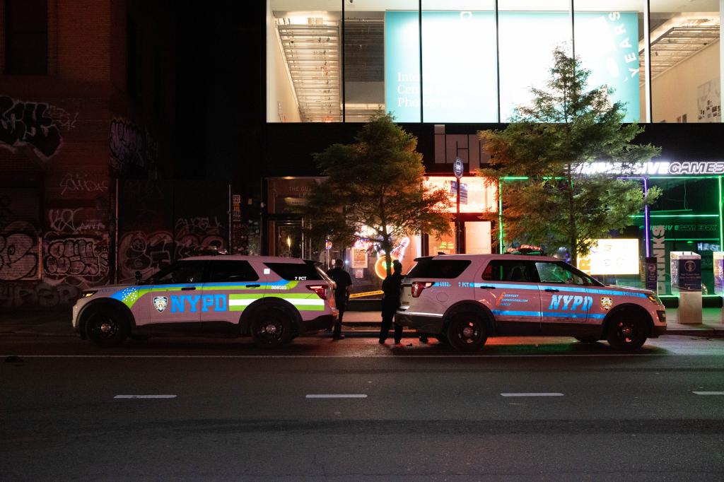 A verbal spat between the victim and three other men turned violent when it spilled out of The Gutter L.E.S. on Essex Street near Broome Street around 1:40 a.m., police said. 