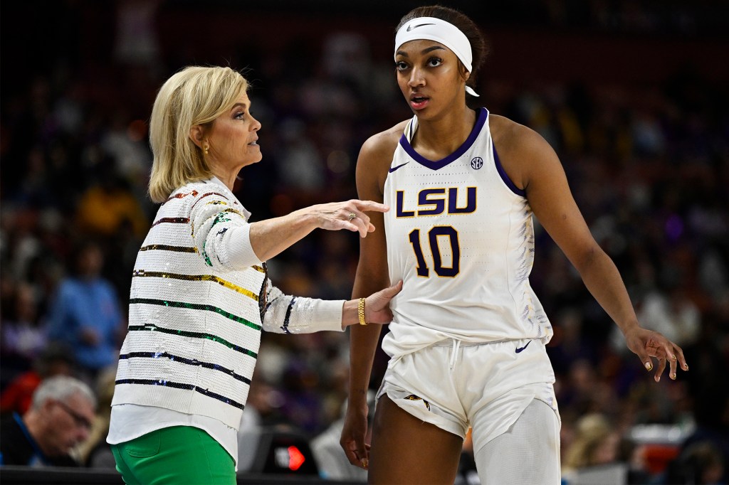 Kim Mulkey with Angel Reese during an LSU game in March 2024.