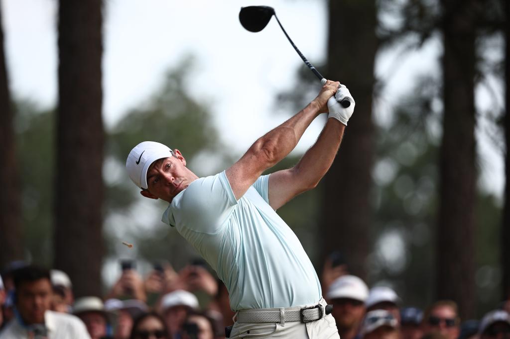 Rory McIlroy of Northern Ireland hits a tee shot on the 16th hole during the final round of the 124th U.S. Open at Pinehurst Resort on June 16, 2024 in Pinehurst, North Carolina. 