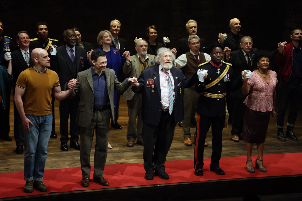 Ian McKellen and the cast of "Player Kings" bow at the Noel Coward Theatre