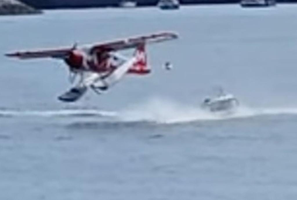 Seaplane mid-collision with a boat in Vancouver, causing injuries to several people