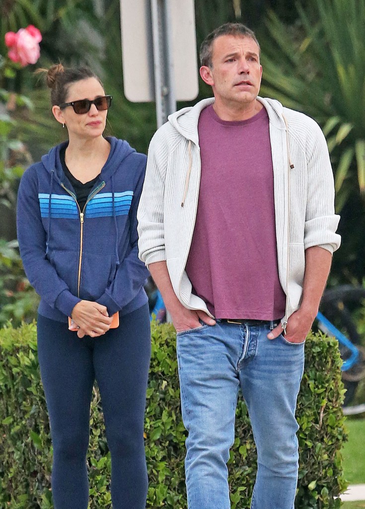 Jennifer Garner and Ben Affleck standing on the street.