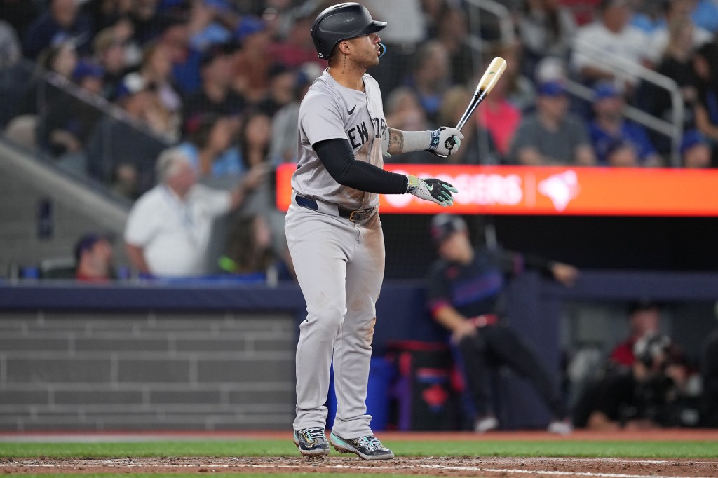 Gleyber Torres extended the Yankees' lead against the Blue Jays.