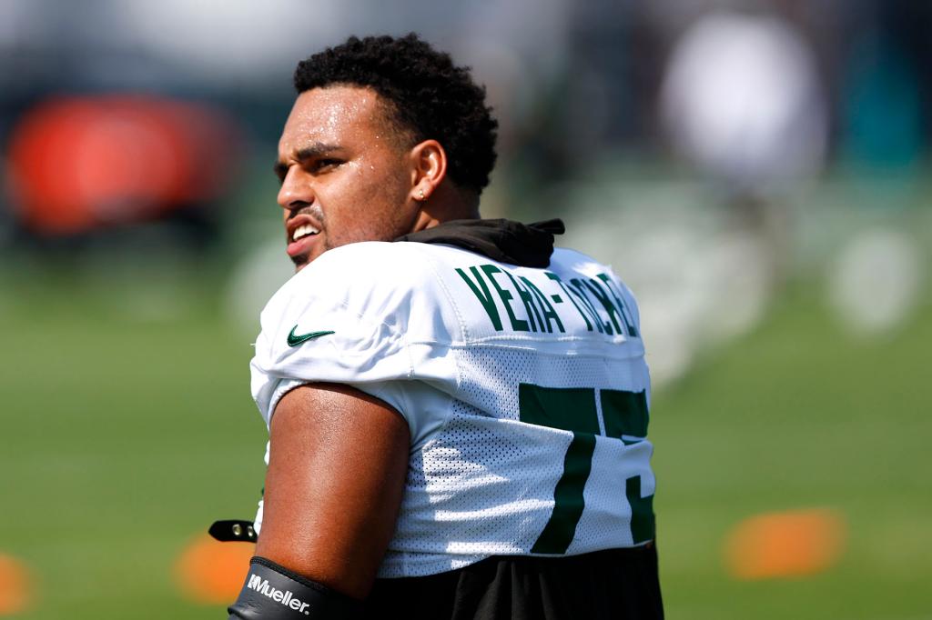 New York Jets guard Alijah Vera-Tucker (75)participates in practice drills during training camp in Florham Park, N.J. Wednesday, July 26, 2023. 