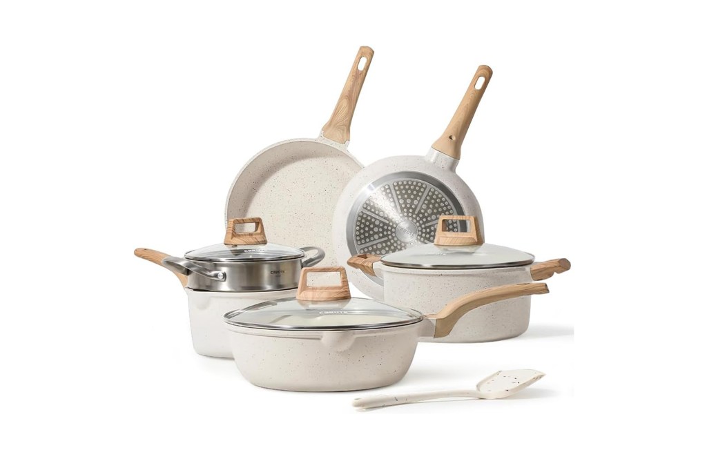 A group of pots and pans