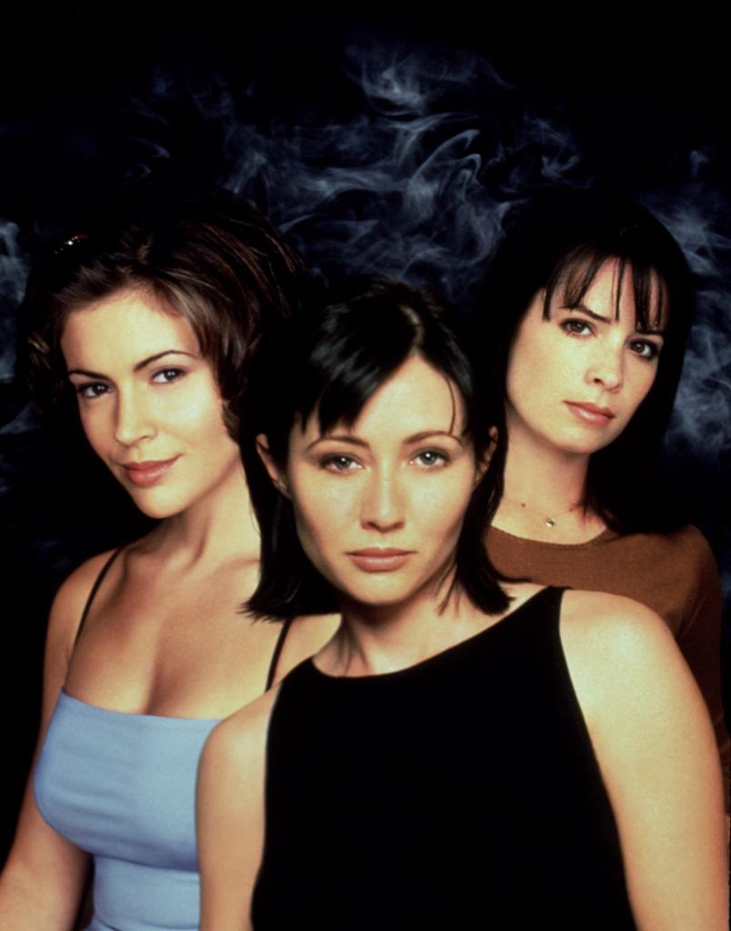  Holly Marie Combs, Shannen Doherty, Lori Rom in 'Charmed'