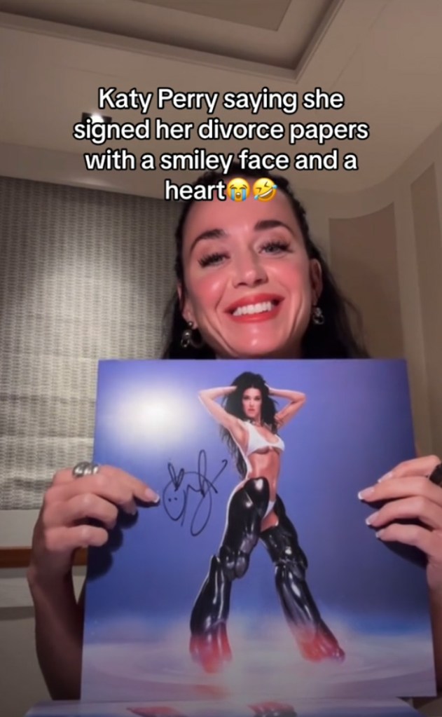 Katy Perry signing albums