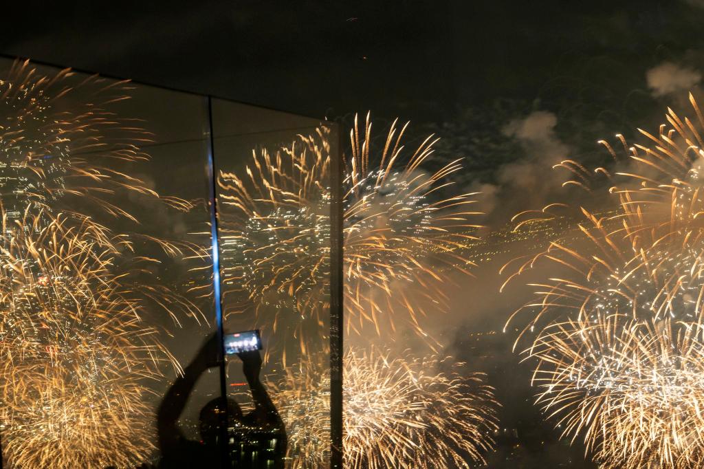 Fireworks light up the sky  from the Edge at Hudson Yards on July 4, 2024.
