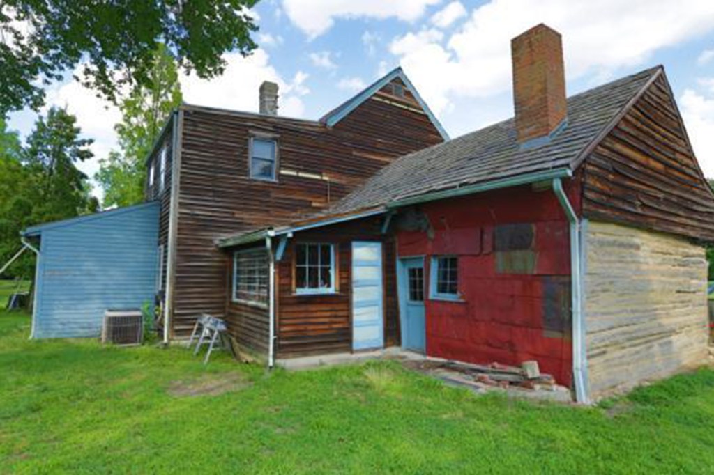  Despite its age, the cabin remains in good condition, with most of its original logs intact and its "full dovetail" construction ensuring its durability.