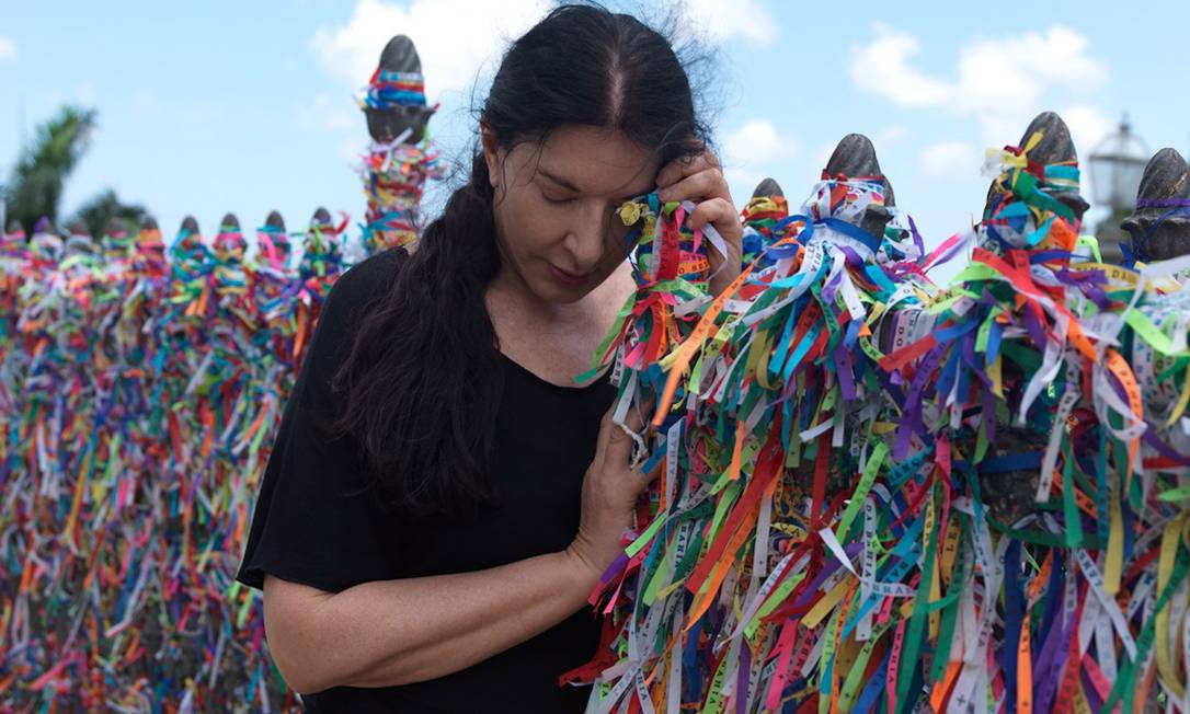 Em 'Espaço além', de Marco del Fiol, Marina Abramovic viaja pelo Brasil em busca de cura pessoal e inspiração artística Foto: Divulgação