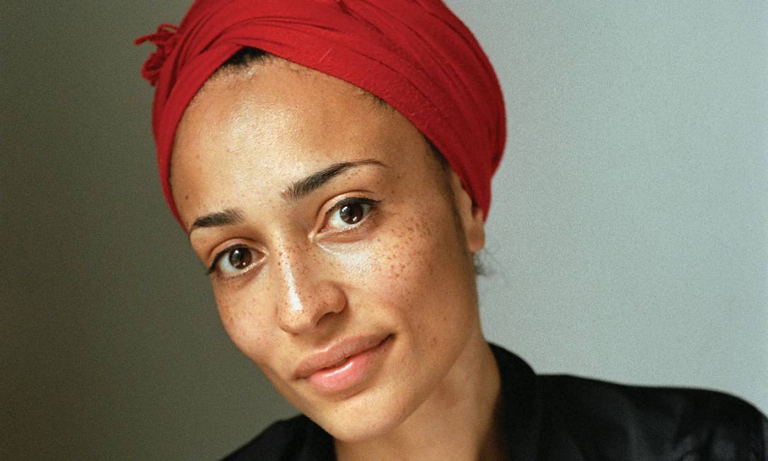 SC - Zadie Smith - divulgação Foto: Only the Best :-)) 