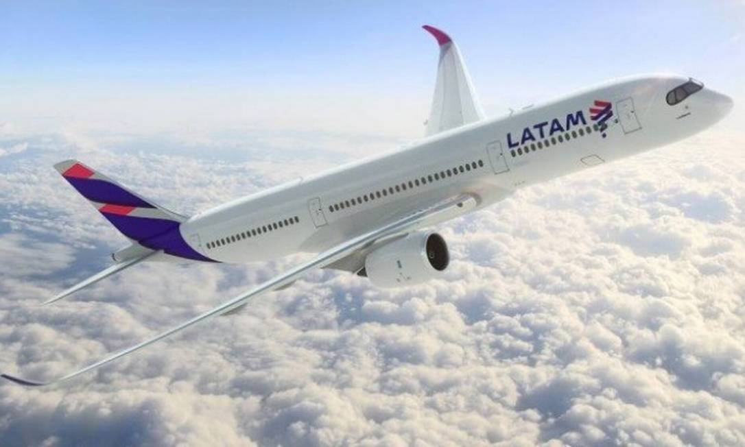 Avião da Latam: com queda na demanda, empresa pediu recuperação judicial Foto: Divulgação