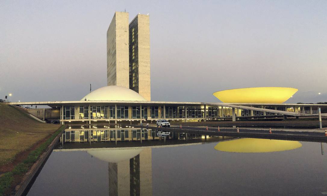 O presidente do Senado, Davi Alcolumbre, se reúne hoje com líderes para tratar de vetos presidenciais, que, para serem derrubados, dependem de maioria nas duas Casas, ou seja, votos de 257 deputados e 41 senadores Foto: Leonardo Sá / Agência O Globo